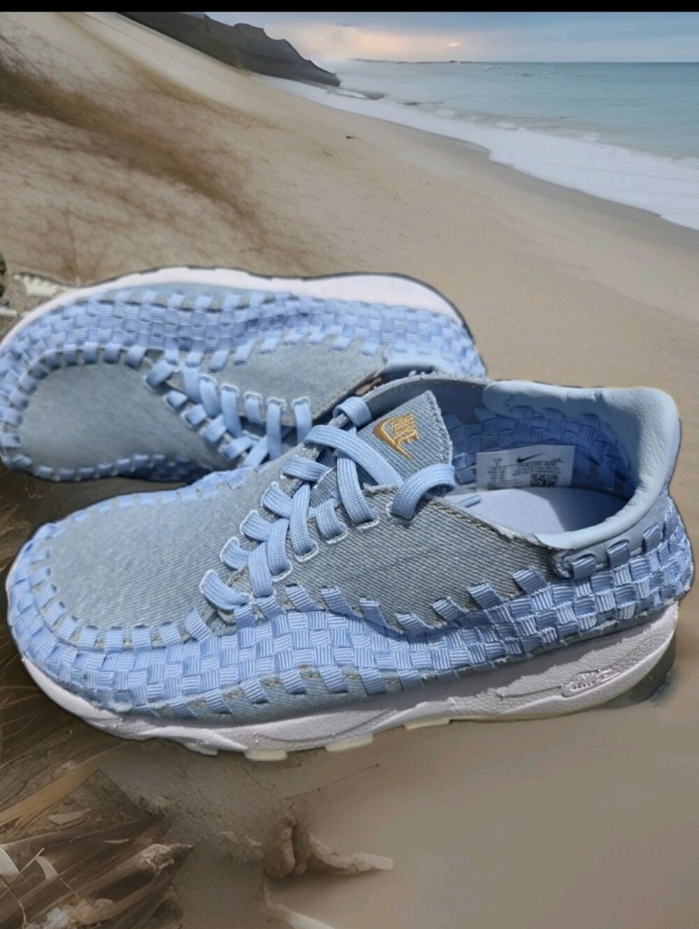 Nike Women's Size 7 Air Footscape Light Blue Woven Lace-Up Sneakers